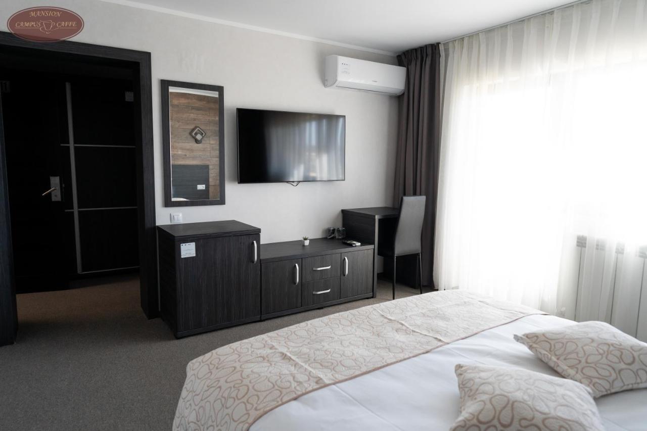Campus Caffe Mansion Hotel Buzau Luaran gambar