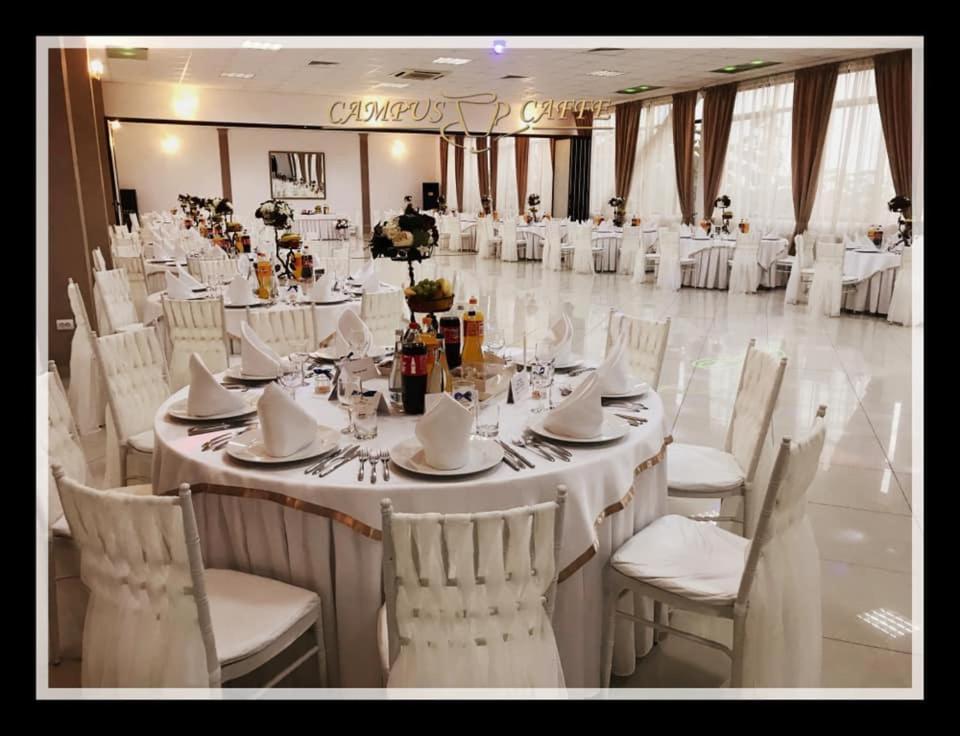 Campus Caffe Mansion Hotel Buzau Luaran gambar