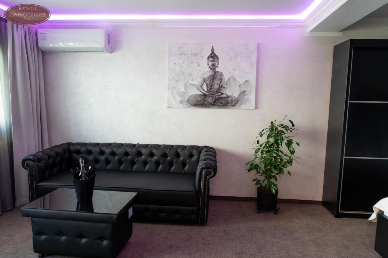 Campus Caffe Mansion Hotel Buzau Luaran gambar