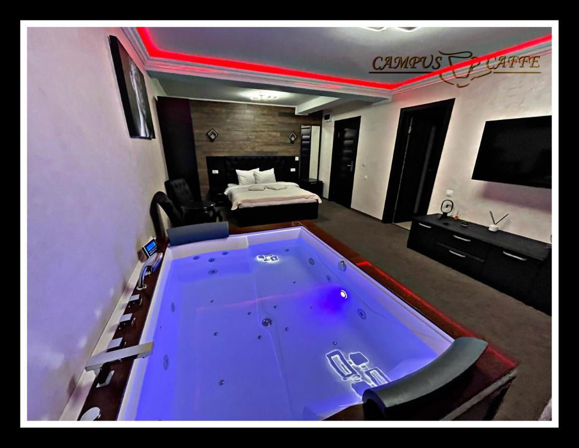 Campus Caffe Mansion Hotel Buzau Luaran gambar